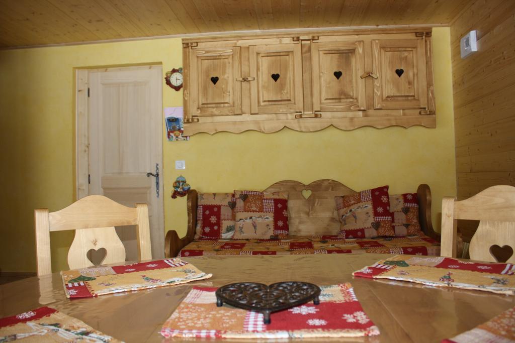 Le Chalet D'Ulysse Arâches Rom bilde