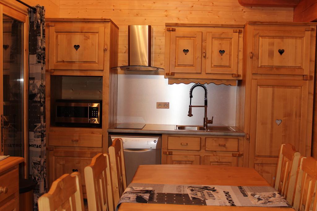 Le Chalet D'Ulysse Arâches Rom bilde